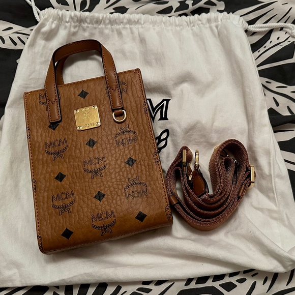 MCM X-mini Aren Tote in Visetos - Picture 1 of 3